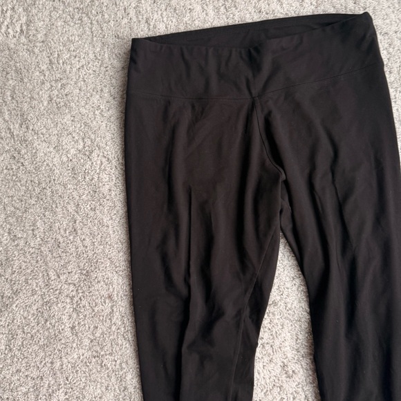 Essential Cropped Leggings Size XL - Picture 5 of 7